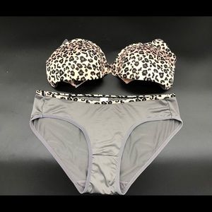 🔥NWOT Bra and bikini set.🔥
